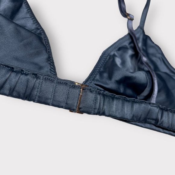 Victoria’s Secret Satin Triangle Bralette XS Blue Wireless Solid Silky Dainty - Picture 6 of 8